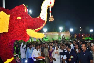 CM Siddaramaiah inaugurated the Palace Flower Show