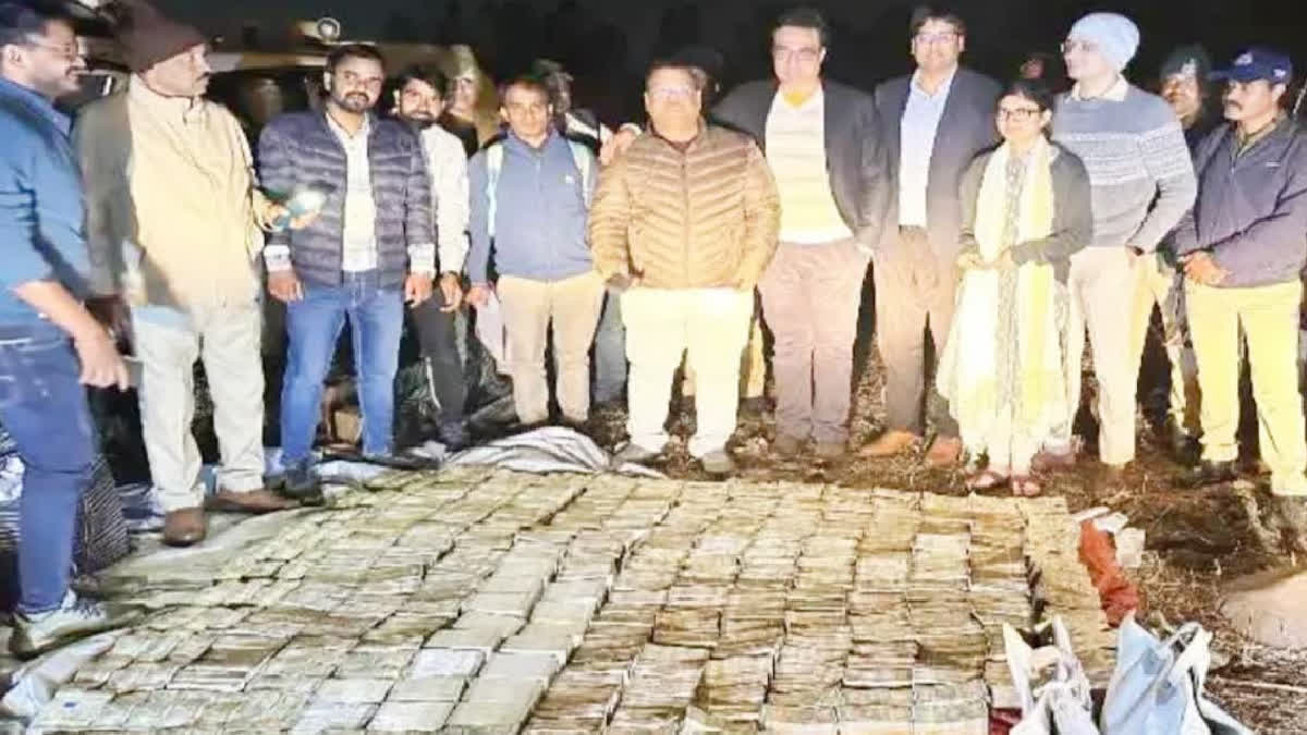 Police Suspect Ex-Govt Employee Link In Bhopal Cash, Gold Seizure In Abandoned Car