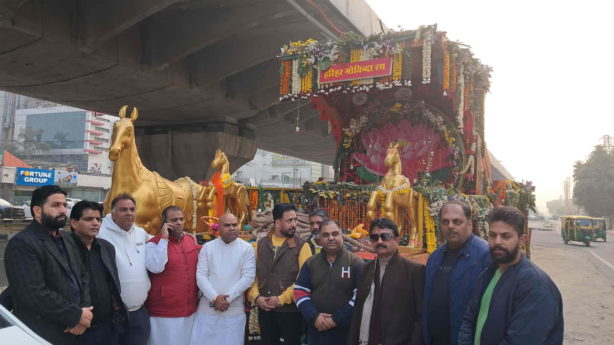 The devotees are eagerly waiting to hold the rope of this chariot, the chariot is being prepared in Ludhiana at a cost of lakhs of rupees.