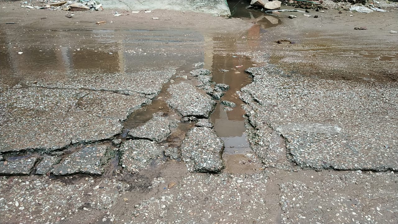 Road in Karauli deteriorated,  Trouble due to rain in Karauli