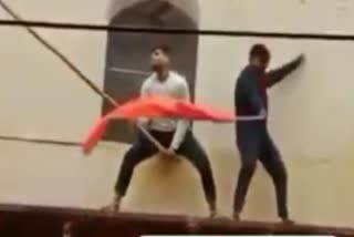 Right-wingers hoist saffron flag atop mosque in Uttar Pradesh's Agra