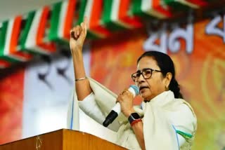Mamta Banerjee criticized Congress