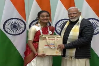 Prime Minister Narendra Modi met with the recipients of Pradhan Mantri Rashtriya Bal Puraskar 2024 at his residence. He presented souvenirs and engaged in a freewheeling interaction, discussing various subjects like music, culture, solar power, sports, and meditation. Modi also discussed the launch of Pradhanmantri Suryodaya Yojana and its benefits for people.