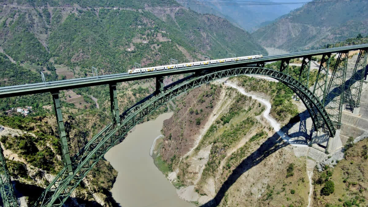 PM MODI  INDIAN RAILWAYS  KATRA SRINAGAR TRAIN  HIGHEST RAILWAY BRIDGE