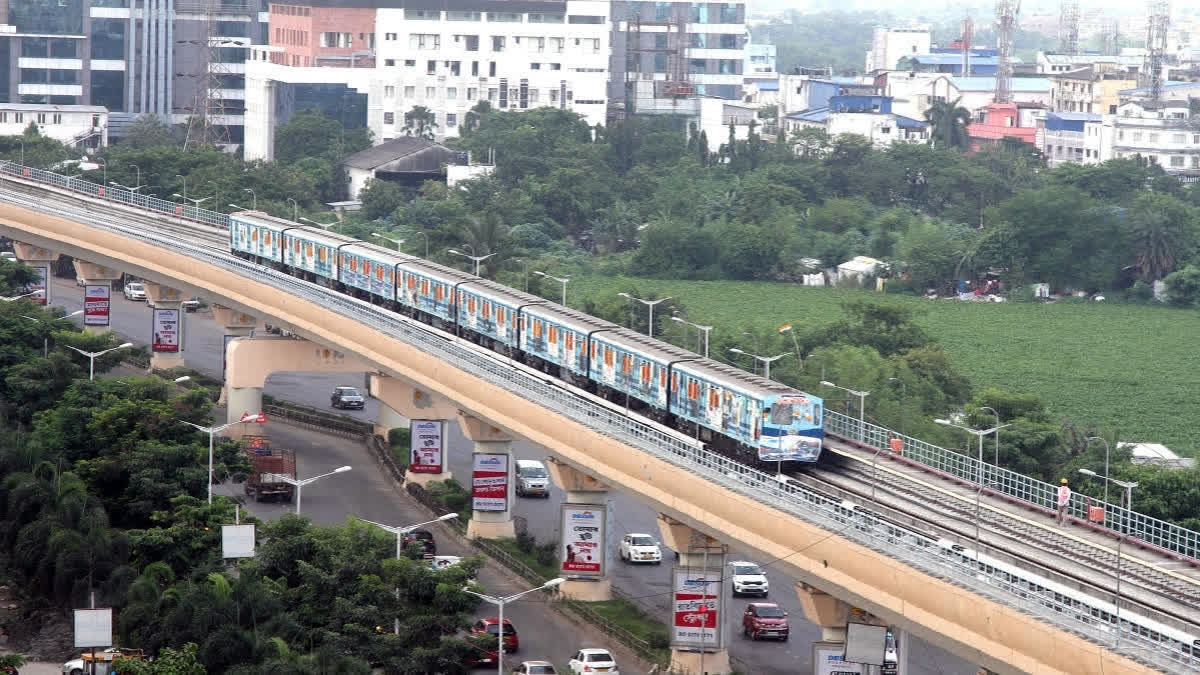 The Tamil Nadu Government has decided to allow private operators to run mini buses in Chennai and its suburbs from February