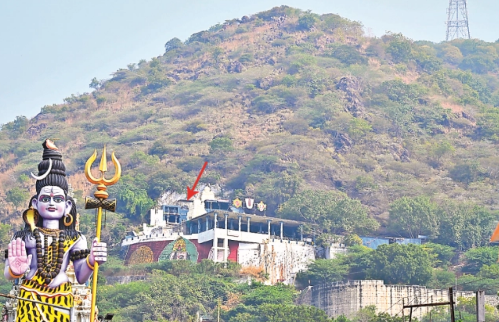 Underpass from Undavalli to Mangalagiri At Anantha Padmanabha Swamy Caves