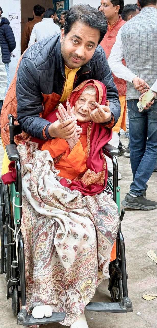 113 Year Old Woman Ram Bhajan Mata Casts Her Vote