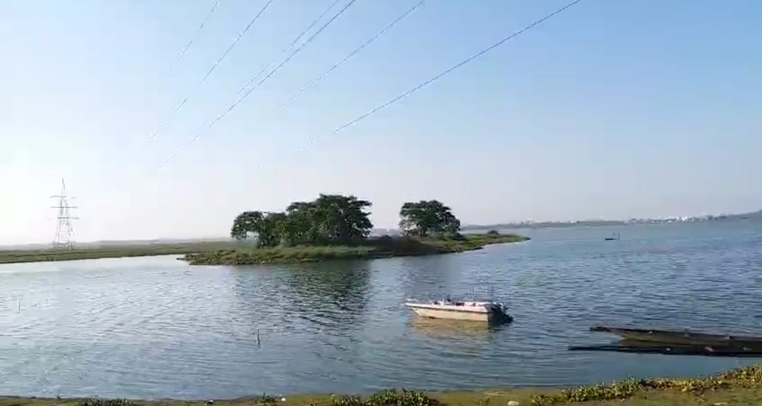 Cycling tracks in Deepor Beel