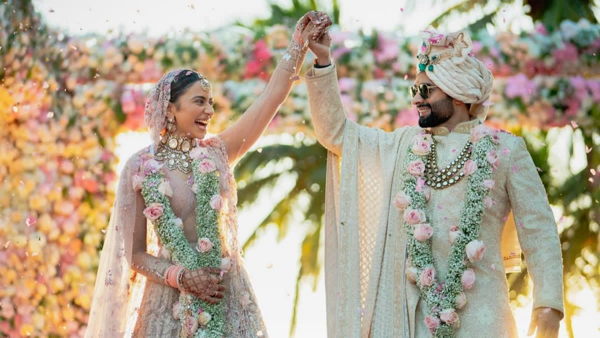 Rakul Preet Singh's Bridal Entry from Wedding with Jackky Bhagnani Goes Viral - Watch