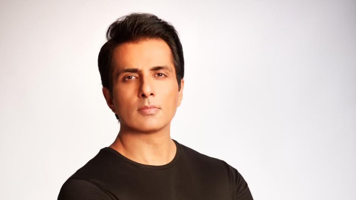 A Stranger pays Sonu Sood's dinner bill and leaves A sweet note