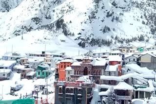 Badrinath Dham Snowfall