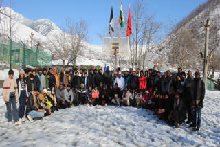 بھارتی فوج نے بھاری برفباری میں پھنسے راجستھان لاء کالج کے طلبا کو بچالیا