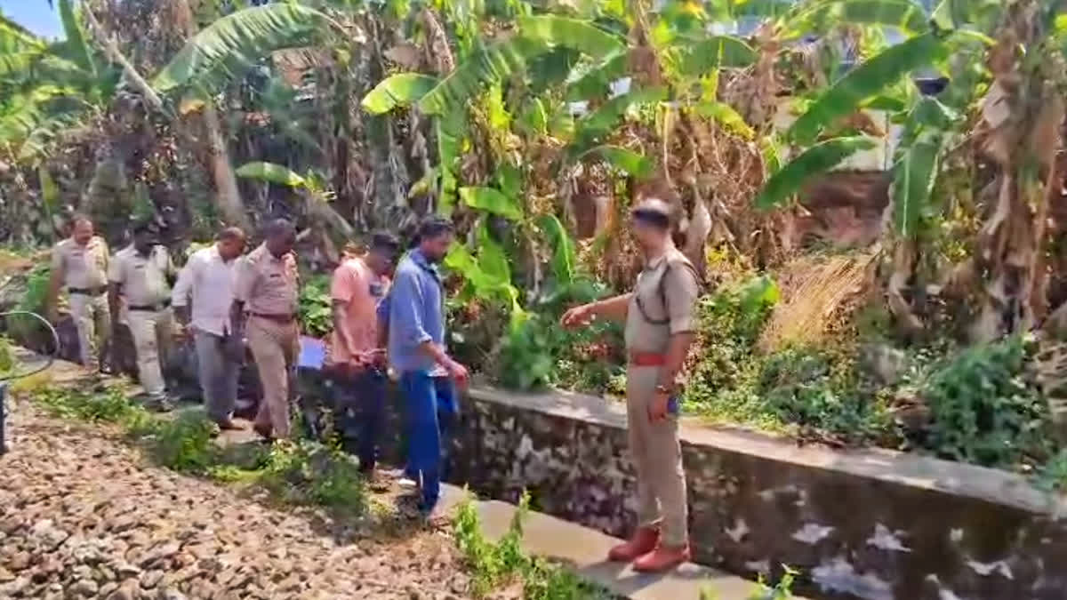 KUNDARA RAILWAY TRACK INCIDENT  KOLLAM KUNDARA RAILWAY SABOTAGE  കുണ്ടറ റെയില്‍വേ അട്ടിമറി  റെയില്‍വേ പാളത്തില്‍ പോസ്റ്റ്