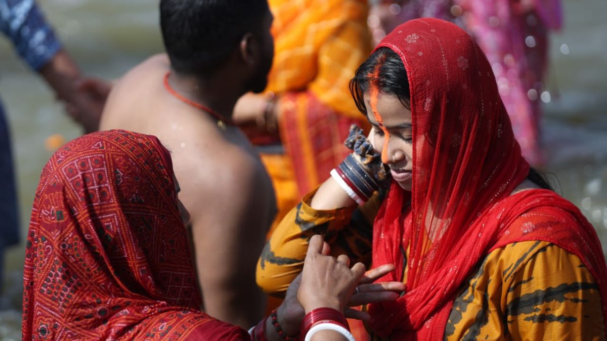 स्नान के बाद पूजा-पाठ.