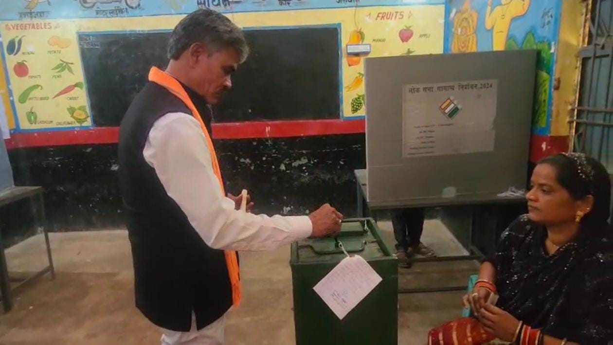 Ishwar Sahu Casted His Vote