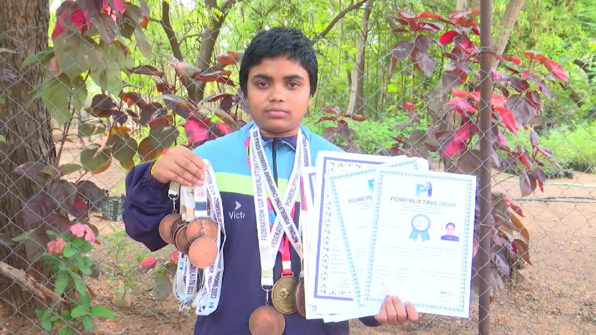 Karimnagar Girl On Powerlifting