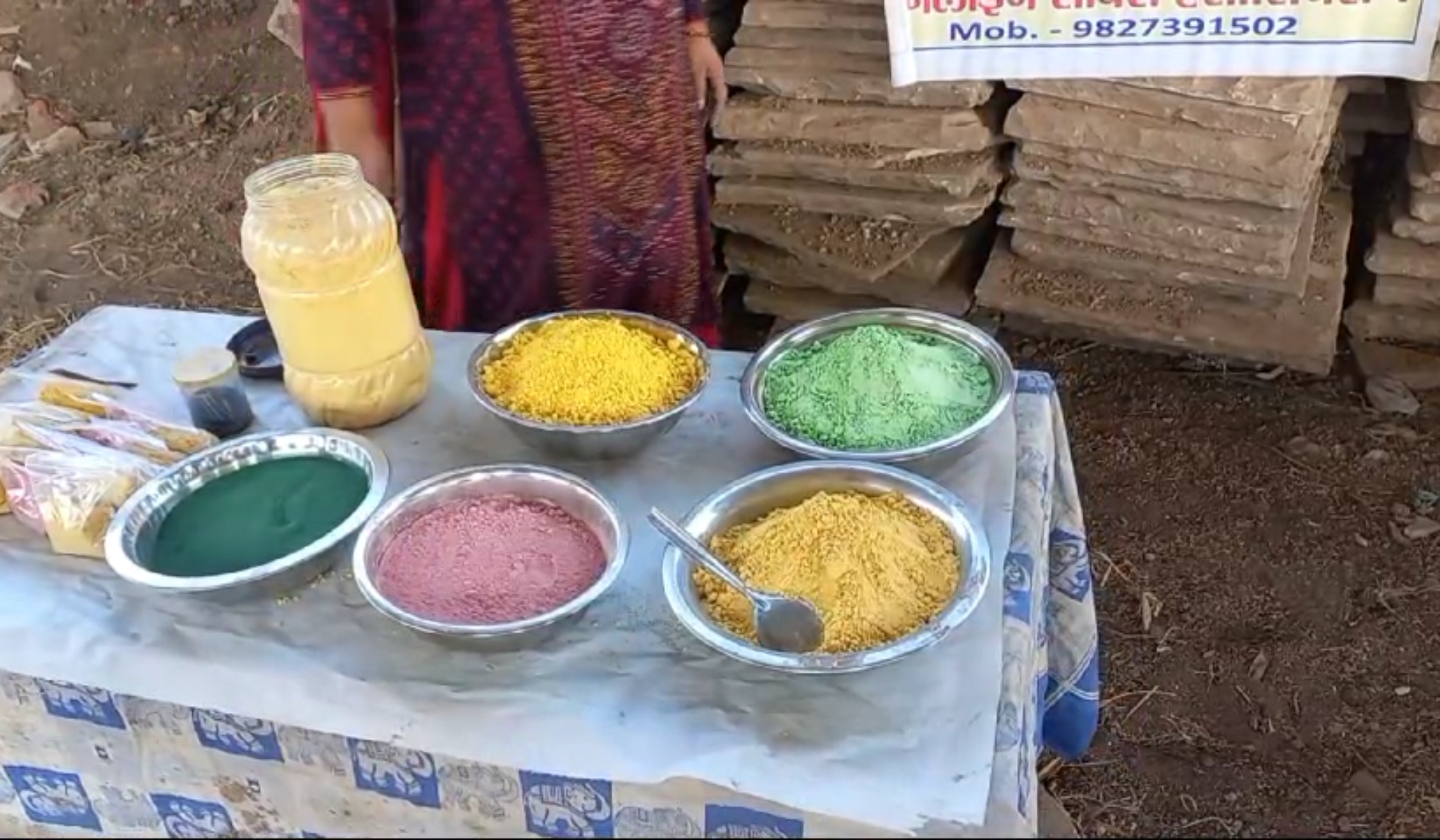 Cow dung herbal gulal gwalior holi 2024