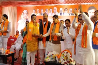 Congress former MLA Manoj Chawla joins BJP