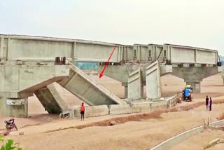 under_construction_bridge_collapses_in_manair_vagu