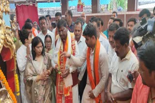 Before nomination BJP candidate Arjun Munda worshiped at Baba Amreshwar Dham and Mata Sonmer temple
