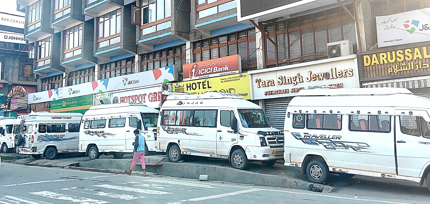 வெறிச்சோடிக் காணப்படும் ஜம்மு-காஷ்மீர்