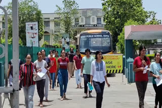 Candidates going for NEET UG exam