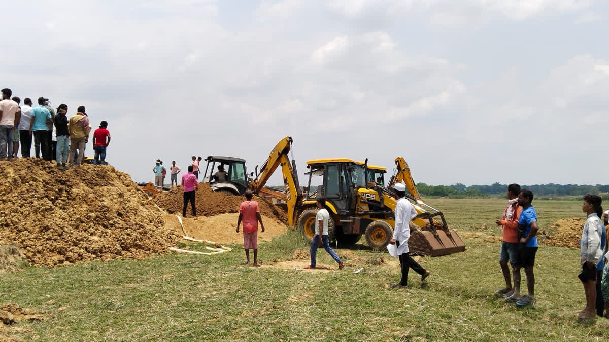 Jharkhand: 4 MGNREGA Workers Trapped Under Mudslide While Digging Well, Rescue Operation On