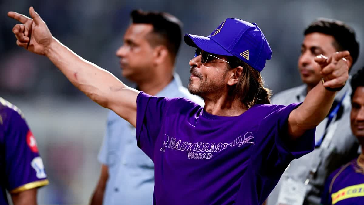 SHAH RUKH KHAN HEALTH UPDATE  SHAH RUKH KHAN HOSPITALIZED  ഷാരൂഖ് ഖാൻ ആശുപത്രി വിട്ടു  SHAH RUKH KHAN HEAT STROKE