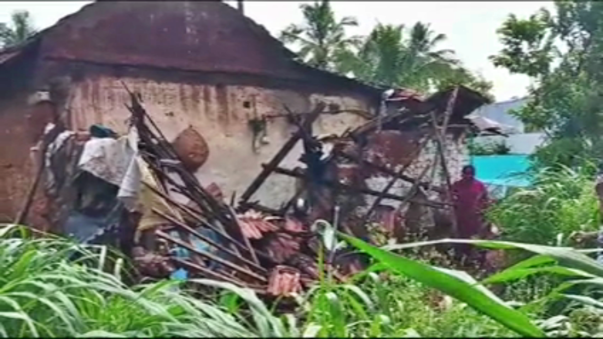house collapsed in Kalenahalli village.