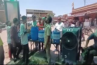 Traders distribute water among people amid prevailing heatwave in Rajasthan