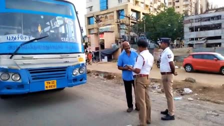 அரசு பேருந்த்துக்கு அபராதம் விதித்த போக்குவரத்து போலீசார்