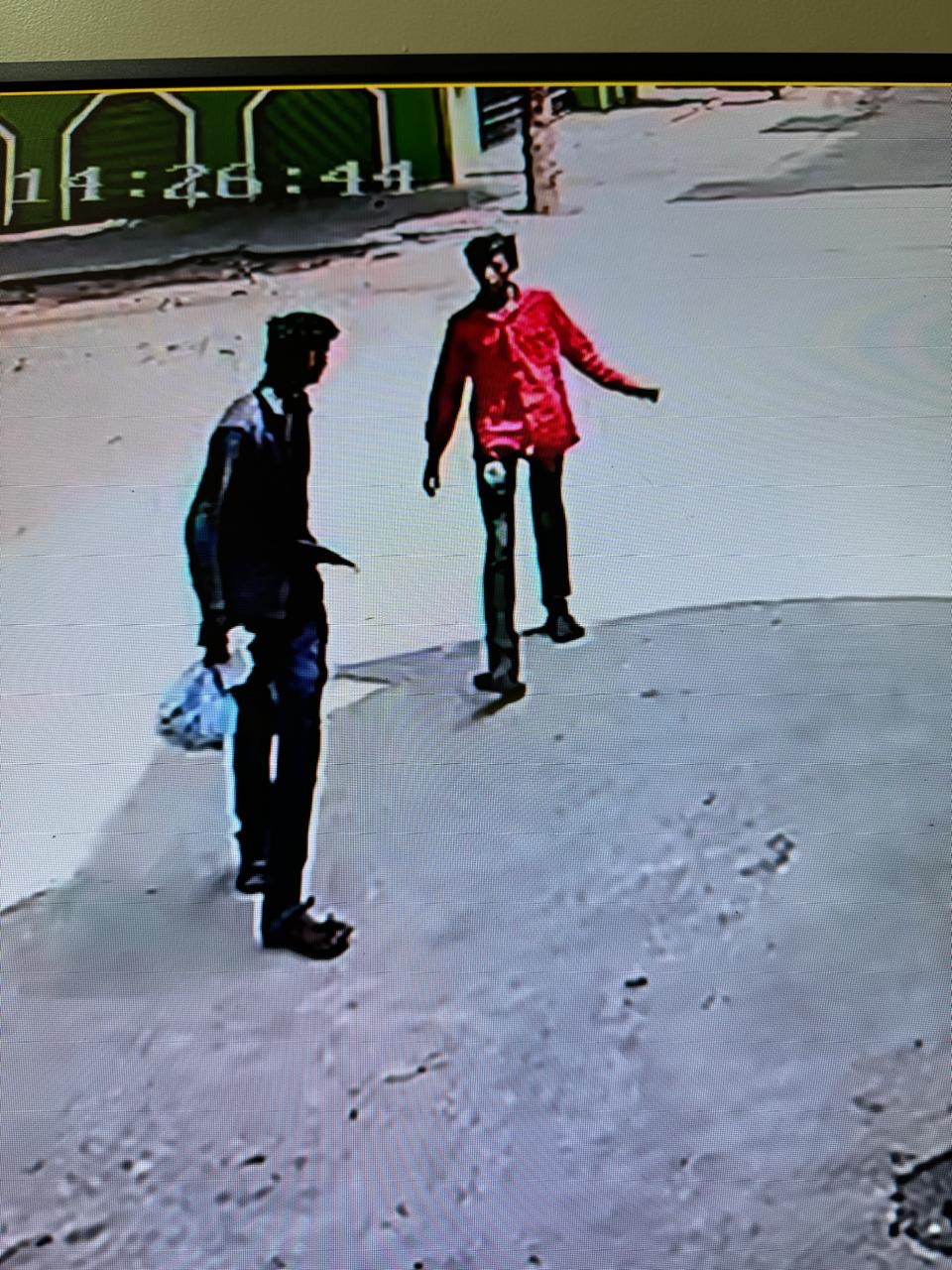 Gwalior theft incident thieves looted goods