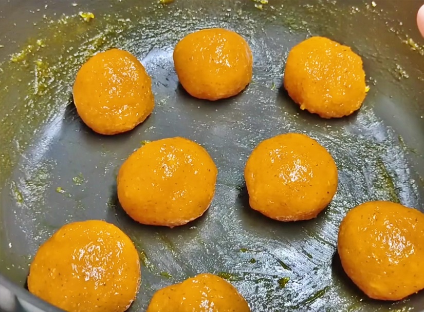 MANGO HOLIGE RECIPE HOW TO MAKE MANGO HOLIGE SUMMER SPECIAL SWEET RECIPE ಮಾವಿನ ಹಣ್ಣಿನ ಹೋಳಿಗೆ