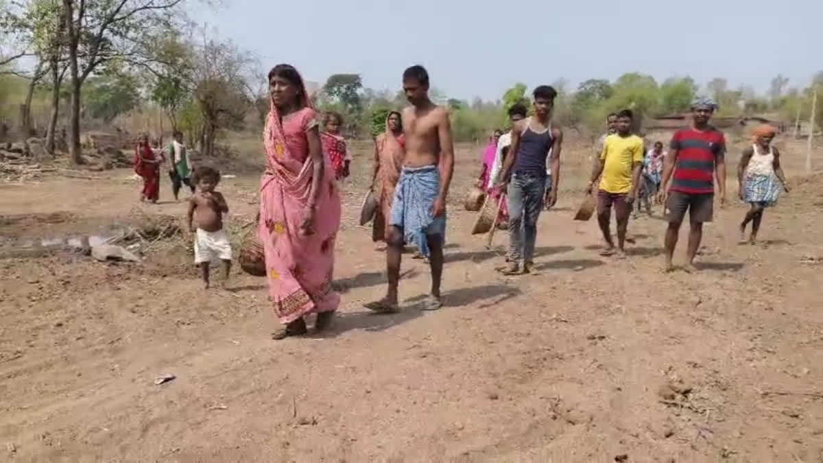 HINDIYA KHURD VILLAGE JHARKHAND JHARKHAND NEWS NEGLECT UNDERDEVELOPMENT POLITICIANS PLAY FOUL
