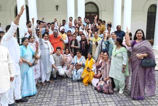 आम आदमी पार्टी के नेताओं ने की बैठक