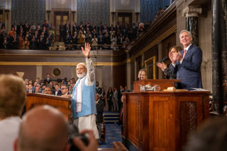 Praising US Congress members for coming together, PM Modi takes veiled swipe at Rahul