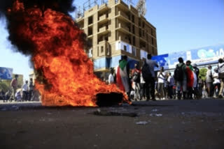 Violent clashes continue between warring parties in Khartoum