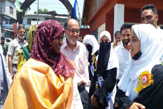 قومی کمیشن برائے اقلیت کی رکن سید شہزادی نے پلوامہ کا دورہ کیا