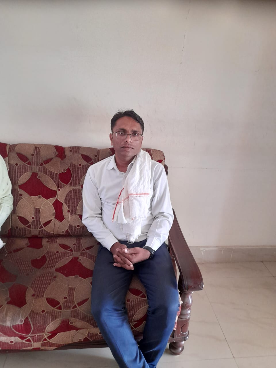 singrauli employment assistant taking bribe