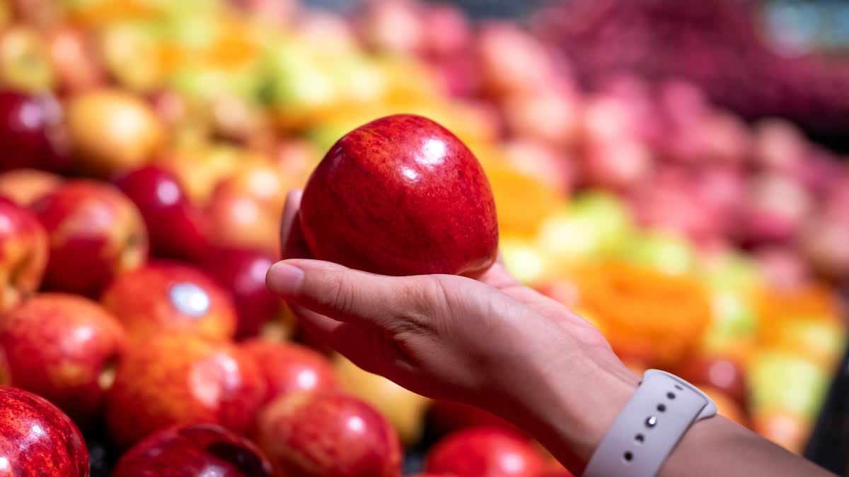 FOODS THAT PROMOTE HEART HEALTH SUPERFOODS FOR HEART HEALTH FOODS THAT REDUCE HEART DISEASE ಹೃದಯಕ್ಕೆ ಆರೋಗ್ಯಕ್ಕೆ ಕೆಂಪು ಹಣ್ಣುಗಳು