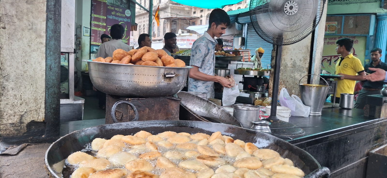 STREET CARTS TO CELEBRITY WEDDINGS GASTRONOME DELIGHT CULINARY KING KADHI KACHORI AJMER KADHI KACHORI DELICACY