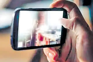 تلنگانہ: نابالغ لڑکی کو عریاں ویڈیو وائرل کرنے کی دھمکی، آٹھ افراد کے خلاف مقدمہ درج