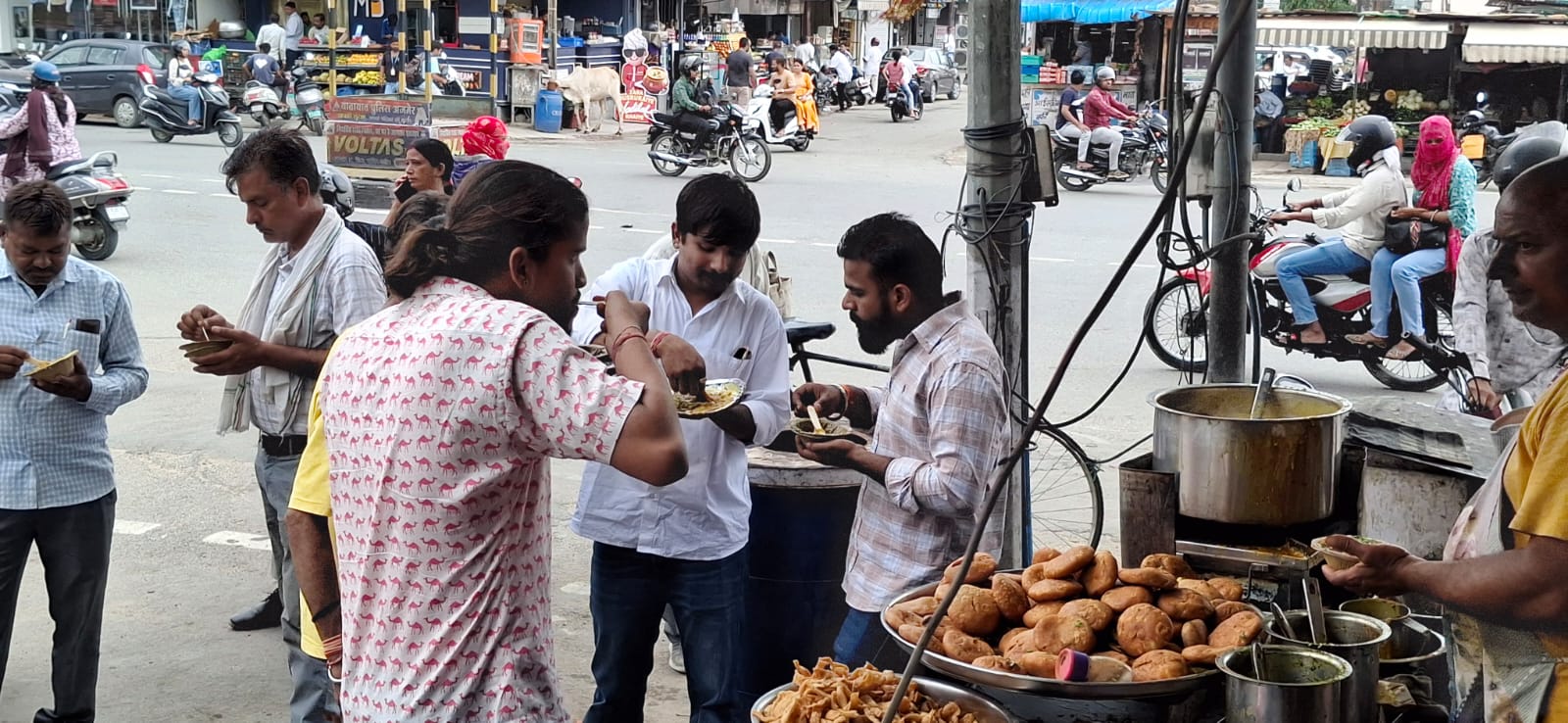 From Street Carts To Celebrity Weddings, Kadhi Kachori Rules The Stomach In Rajasthan's Heart Ajmer