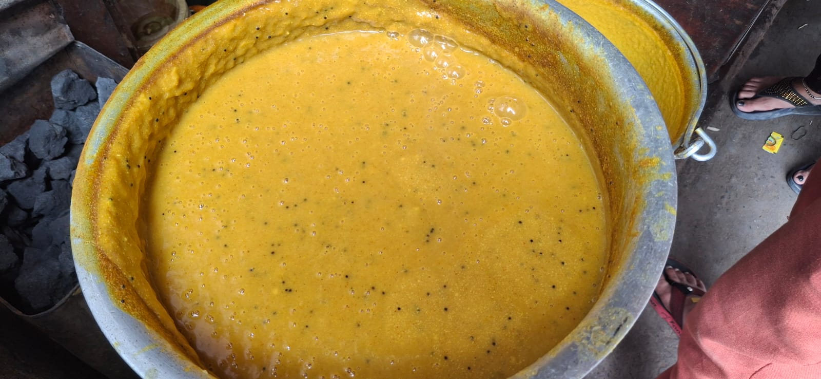 From Street Carts To Celebrity Weddings, Kadhi Kachori Rules The Stomach In Rajasthan's Heart Ajmer
