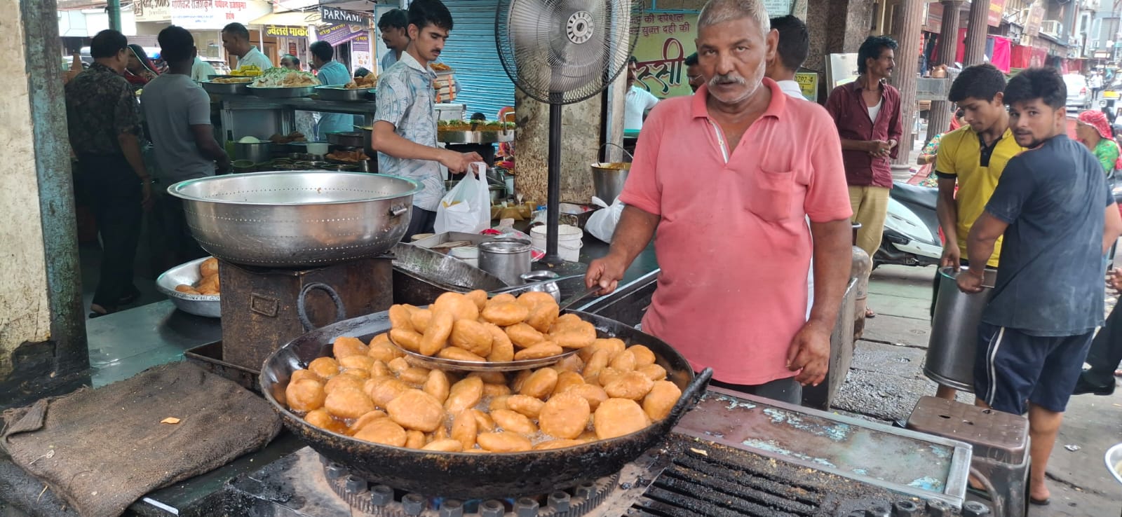From Street Carts To Celebrity Weddings, Kadhi Kachori Rules The Stomach In Rajasthan's Heart Ajmer