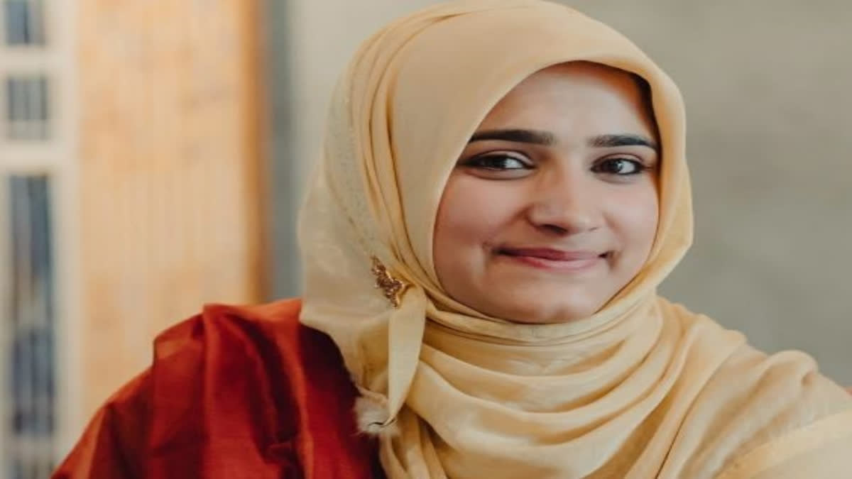 Meet Inshada Bashir Mir, the young Kashmiri woman, who hand-crafted a pan-India success story