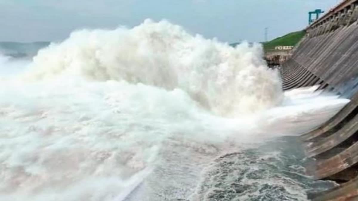 hirakud dam gates open