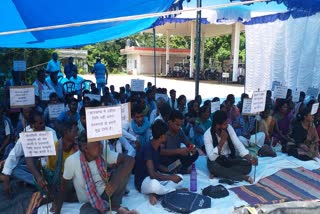 Tribals protested against Olchiki script