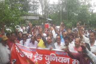 http://10.10.50.75//jharkhand/22-July-2023/majdurprotest_22072023174901_2207f_1690028341_311.jpg