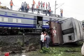 mp-news-railway-news-alert-goods-train-derail-between-narsinghpur-kareli-jabalpur-division-vande-bharat-express-jan-shatabdi-and-many-train-reschedule-know-update